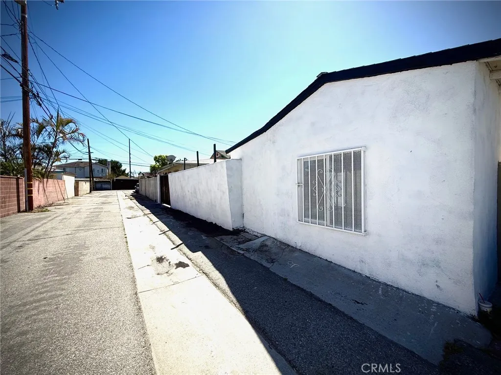 8231 Comolette Street, Downey, California 90242 home-pic-44